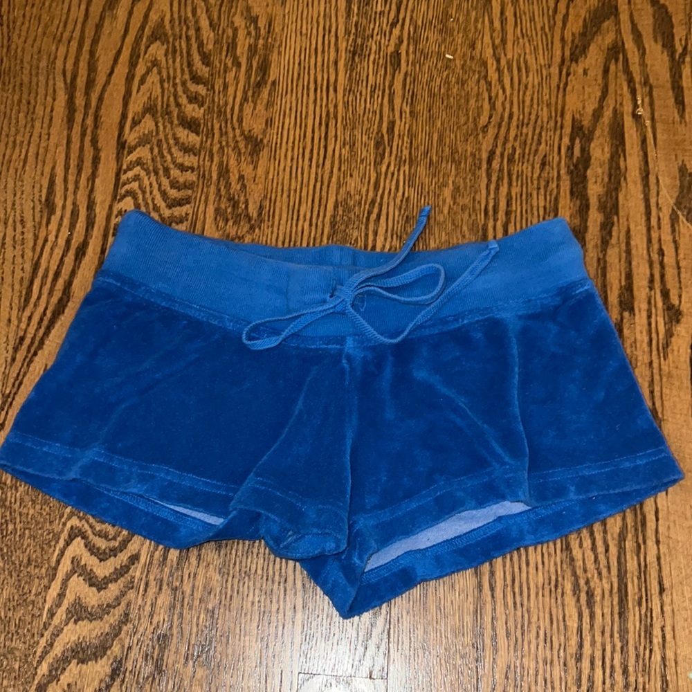 Junior M hard tail royal blue shorts